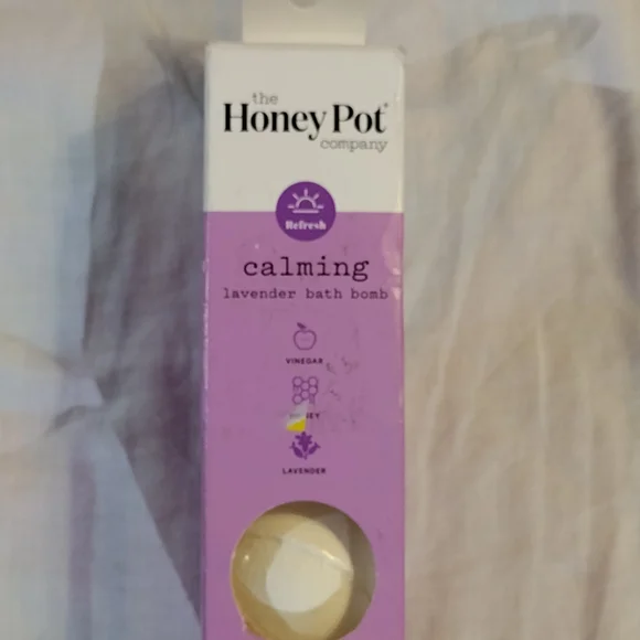 Calming Lavender Bath Bomb - Purple and White - Picture 3 of 6